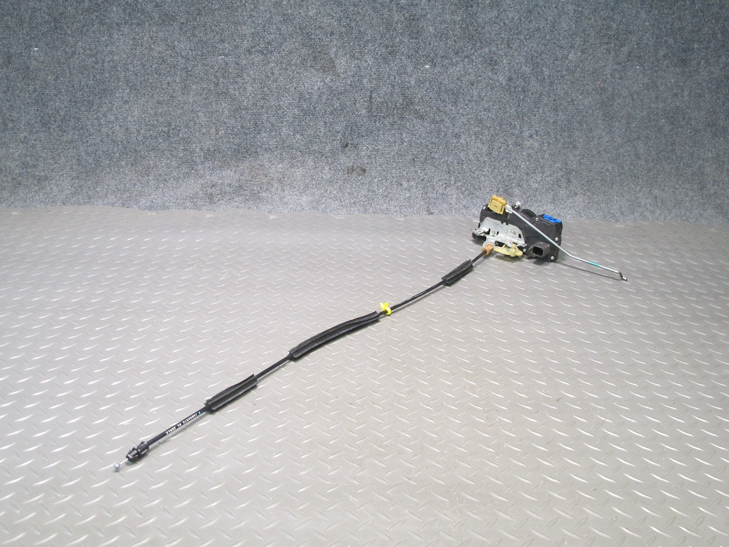 2009-2014 Cadillac Escalade Front Right Door Lock Latch Actuator