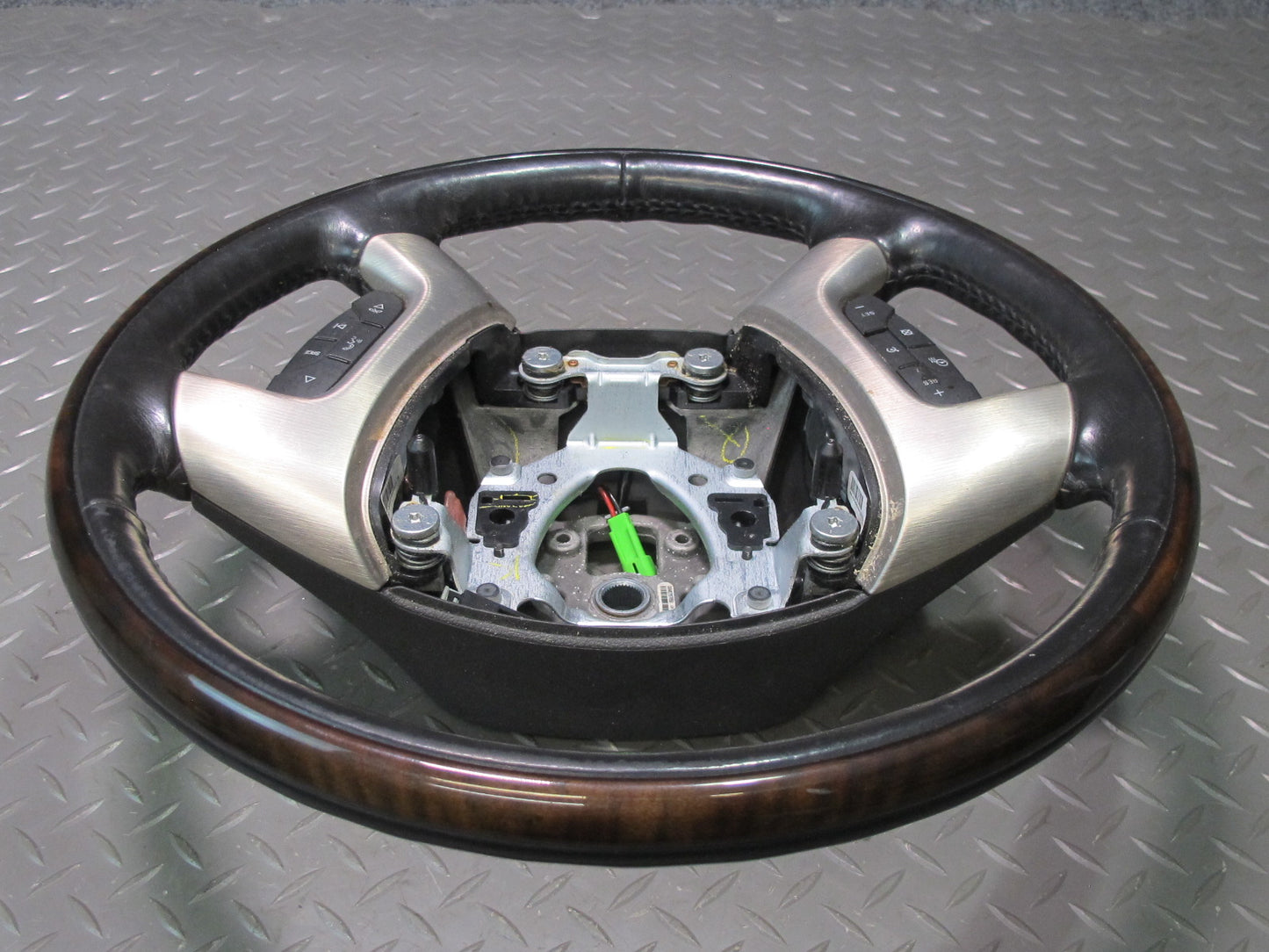 2009-2014 Cadillac Escalade Heated Leather Wood Steering w Controls