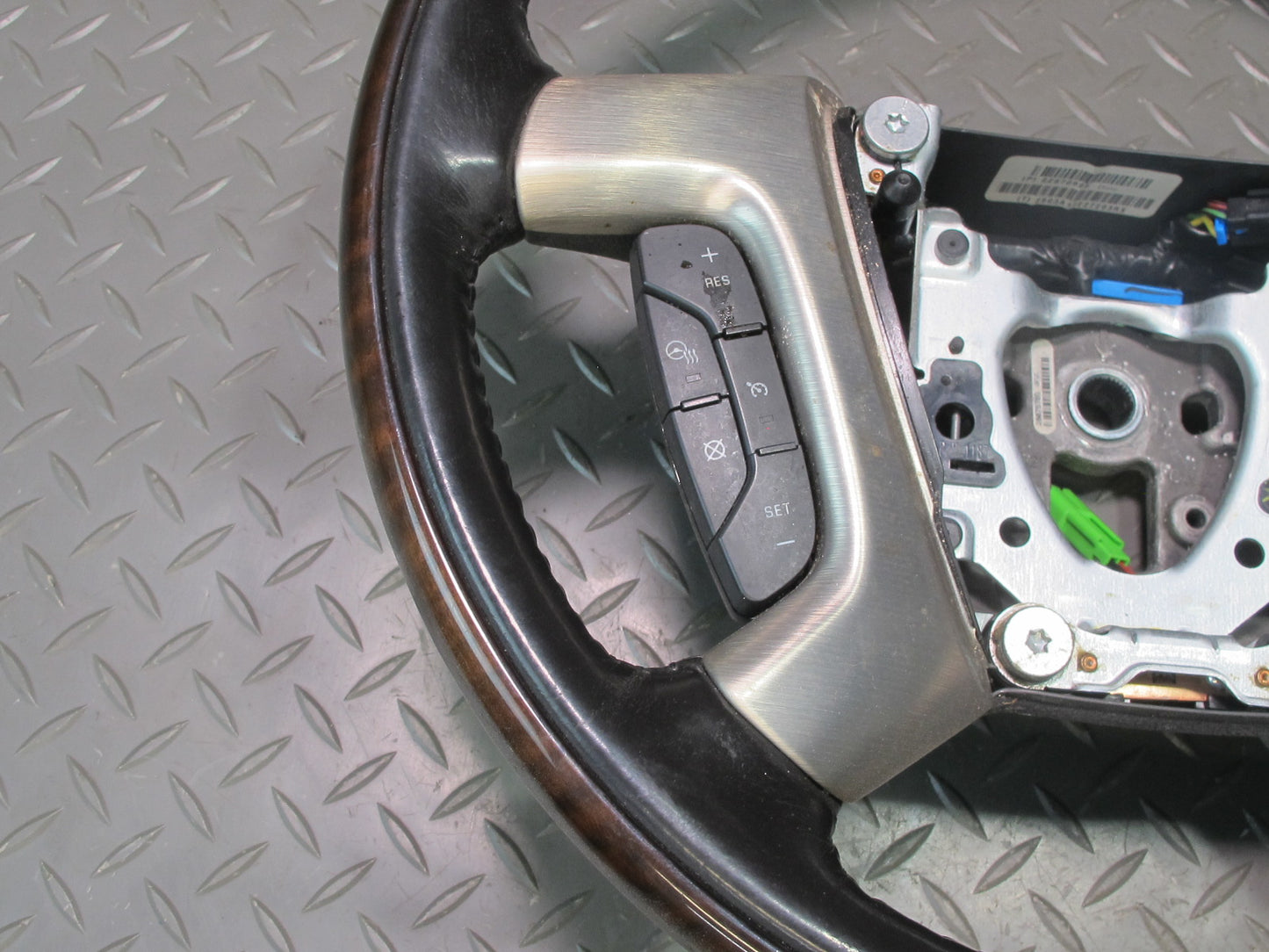 2009-2014 Cadillac Escalade Heated Leather Wood Steering w Controls