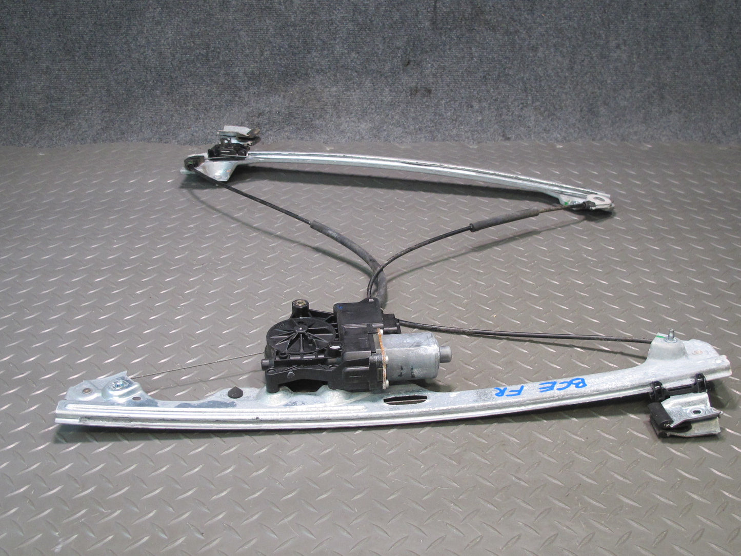 2007-2014 Cadillac Escalade Front Right Door Window Regulator w Motor