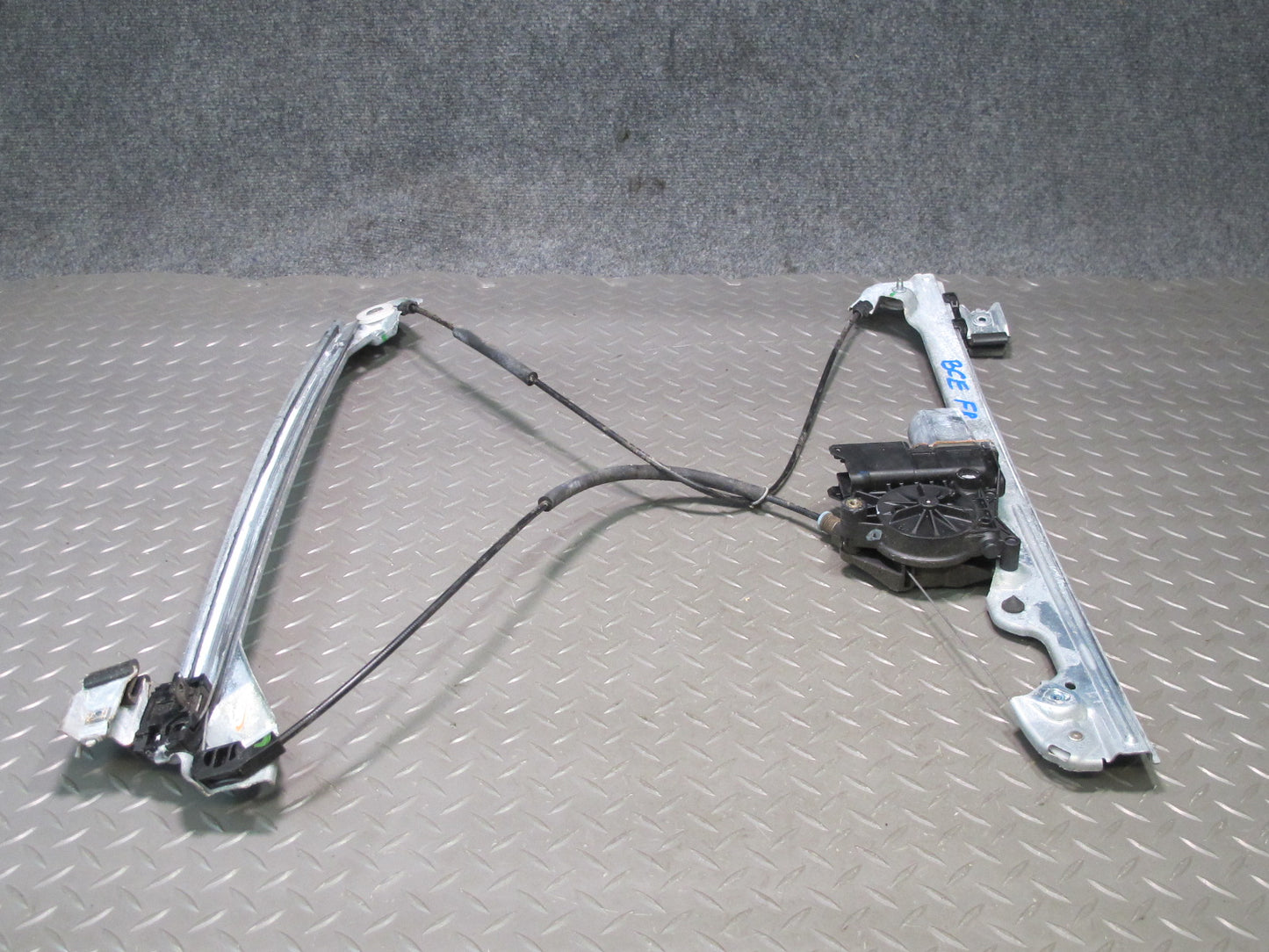 2007-2014 Cadillac Escalade Front Right Door Window Regulator w Motor