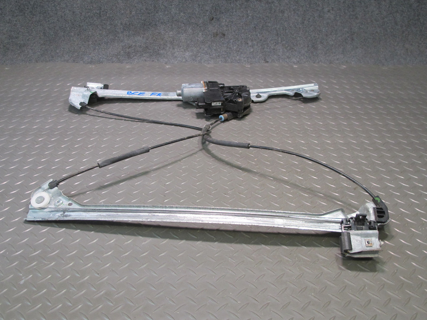 2007-2014 Cadillac Escalade Front Right Door Window Regulator w Motor