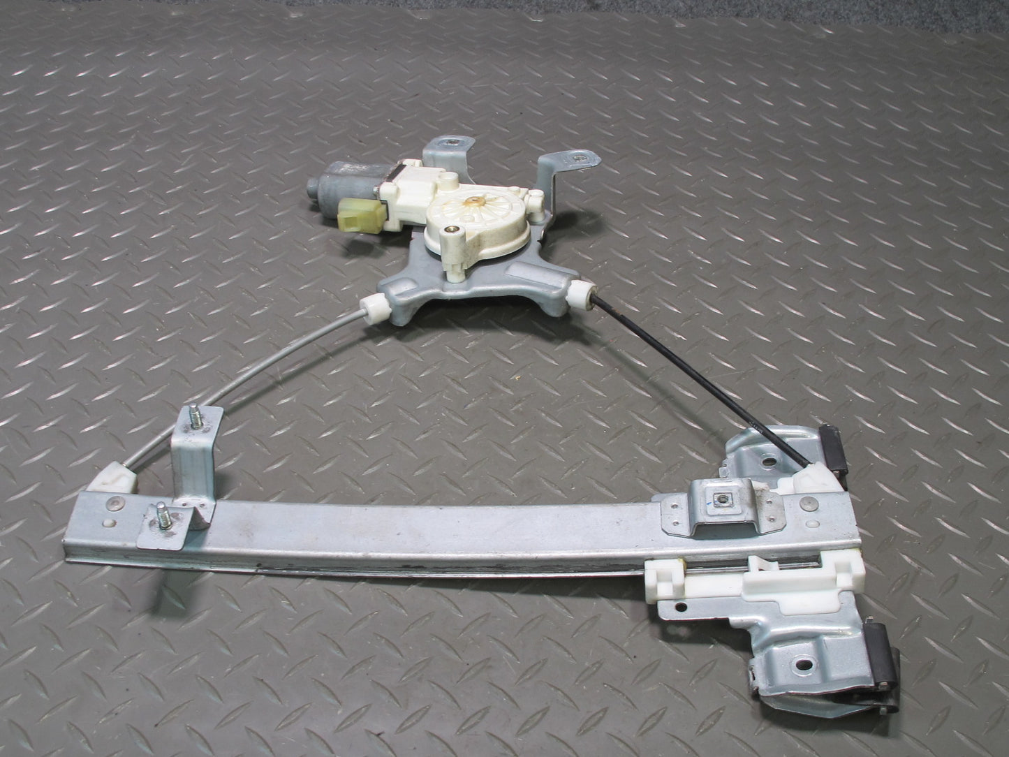 2007-2014 Cadillac Escalade Rear Right Door Window Regulator w Motor