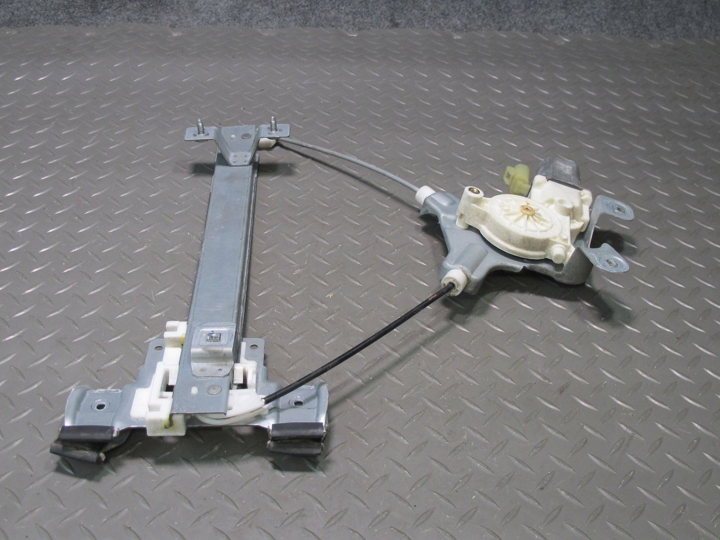 2007-2014 Cadillac Escalade Rear Right Door Window Regulator w Motor