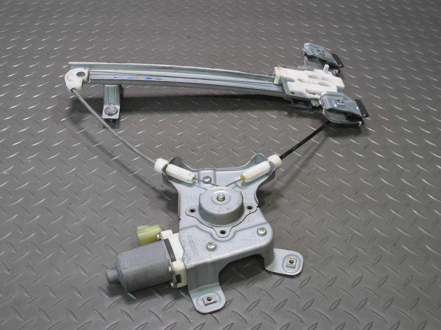 2007-2014 Cadillac Escalade Rear Right Door Window Regulator w Motor