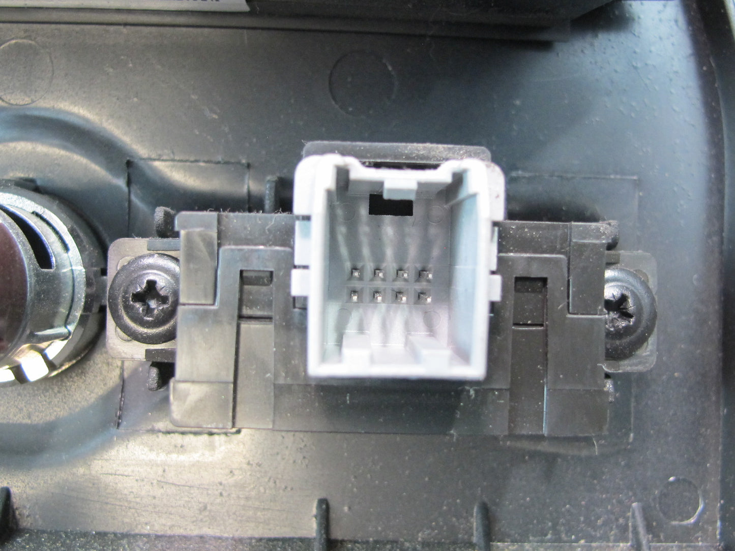 2007-2014 Cadillac Escalade Rear A/C Heater Climate Control Switch Panel