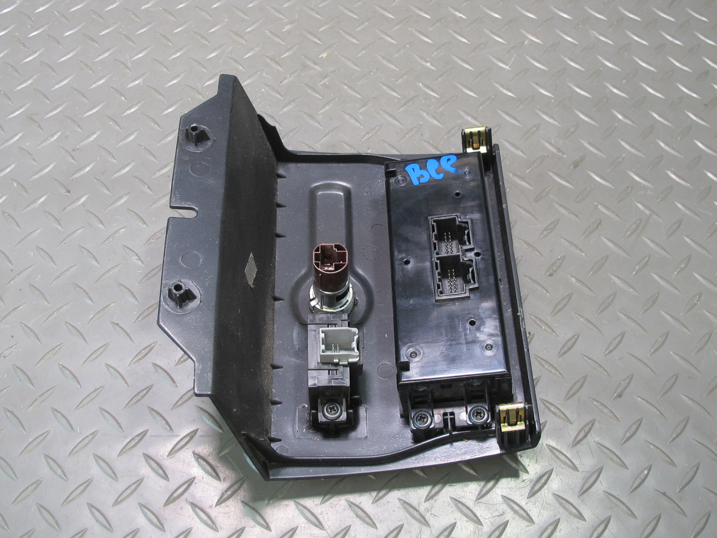 2007-2014 Cadillac Escalade Rear A/C Heater Climate Control Switch Panel