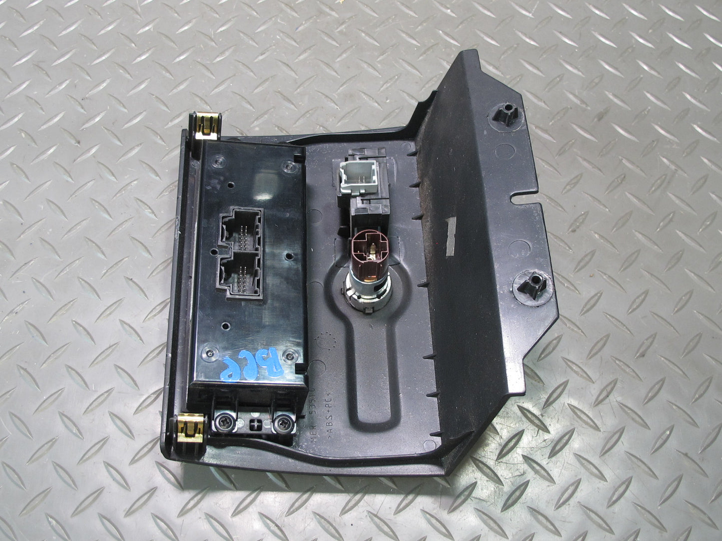 2007-2014 Cadillac Escalade Rear A/C Heater Climate Control Switch Panel