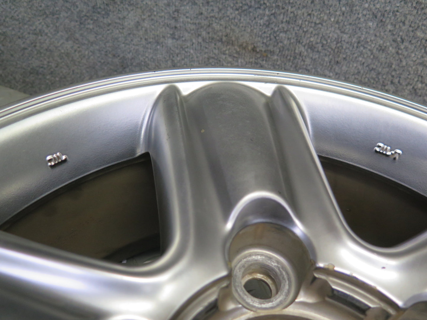 05-07 Lexus UZJ100L LX470 Factory 18" R18 Alloy Wheel Rim 18x8J ET60 Set of 4