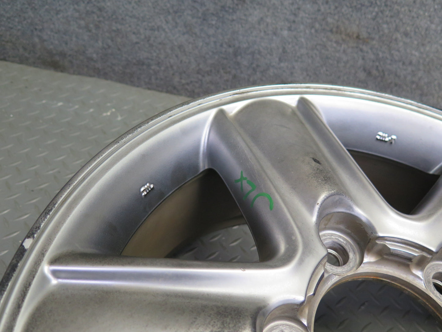 05-07 Lexus UZJ100L LX470 Factory 18" R18 Alloy Wheel Rim 18x8J ET60 Set of 4