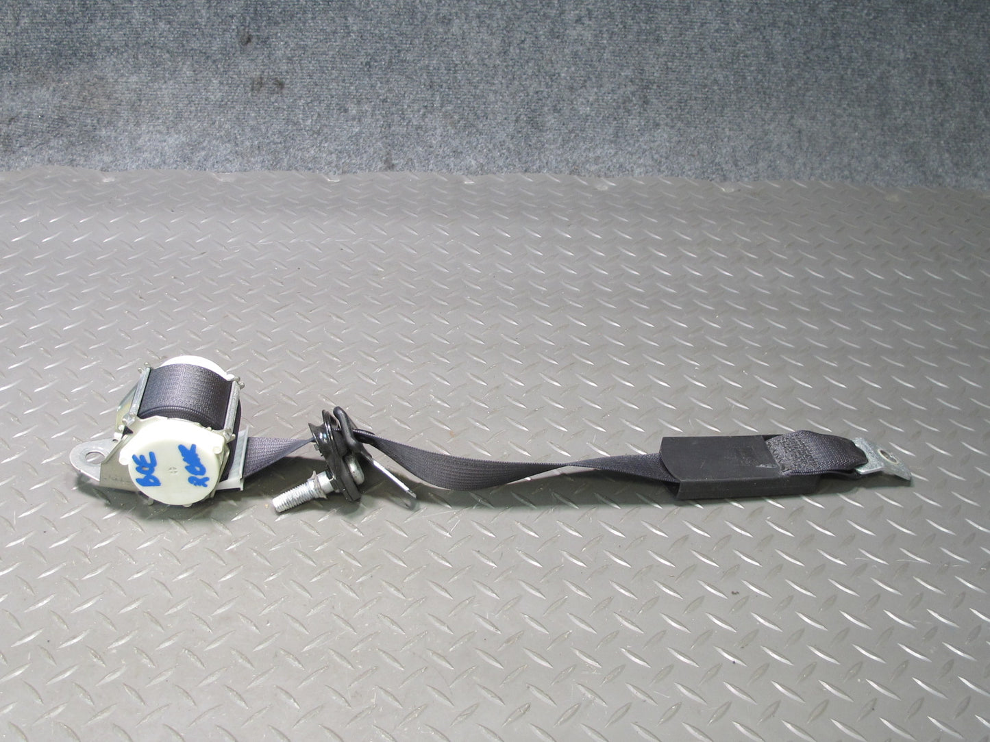 08-14 CADILLAC ESCALADE PLATINUM REAR RIGHT & LEFT SEATBELT RETRACTOR SET BLACK OEM