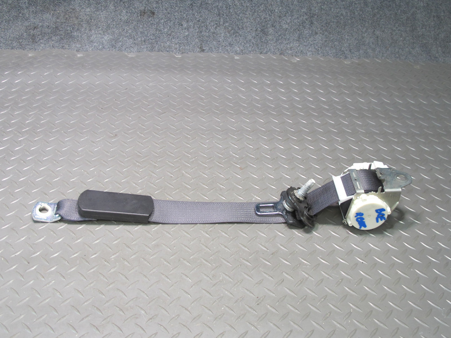 08-14 CADILLAC ESCALADE PLATINUM REAR RIGHT & LEFT SEATBELT RETRACTOR SET BLACK OEM