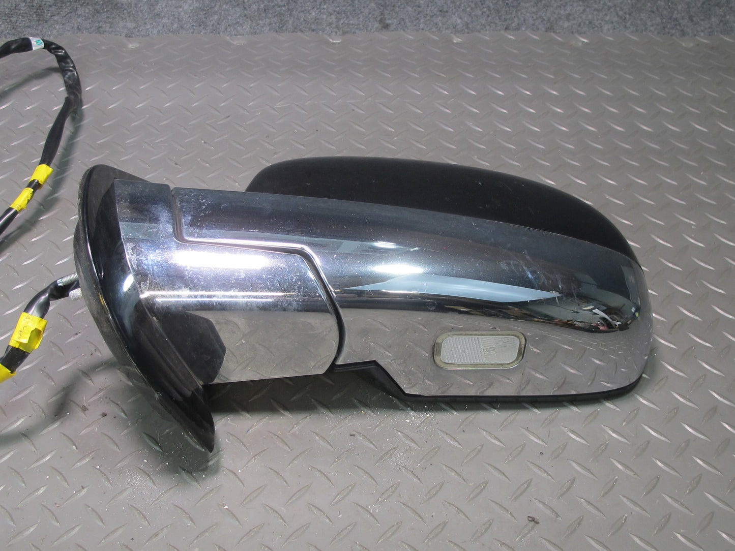 2009-2014 Cadillac Escalade Left Door Exterior Side View Mirror 20877847