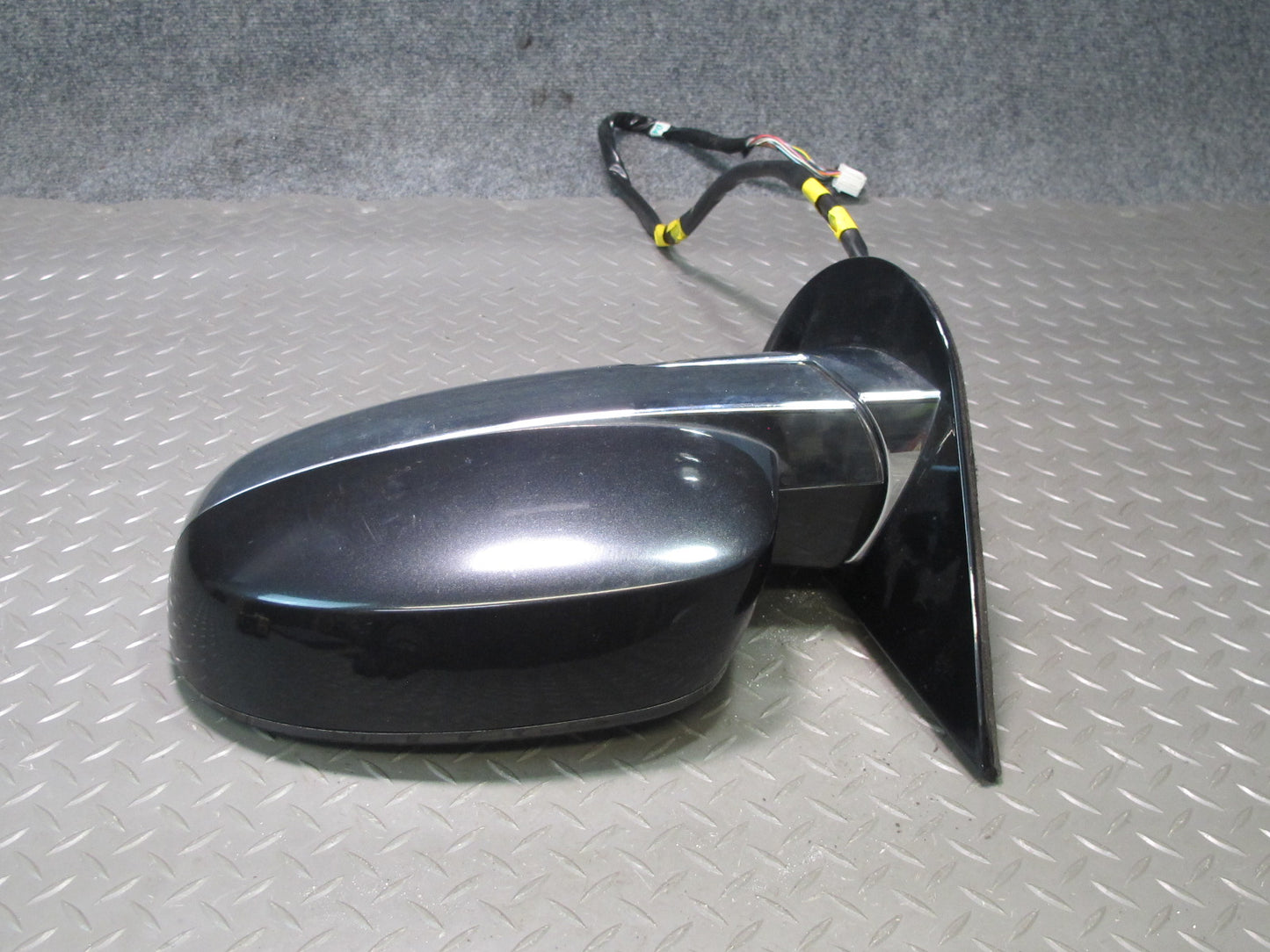 2009-2014 Cadillac Escalade Left Door Exterior Side View Mirror 20877847