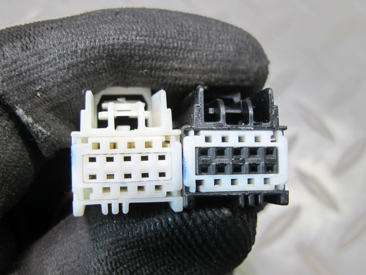 2009-2014 Cadillac Escalade Right Door Exterior Side View Mirror 20877846