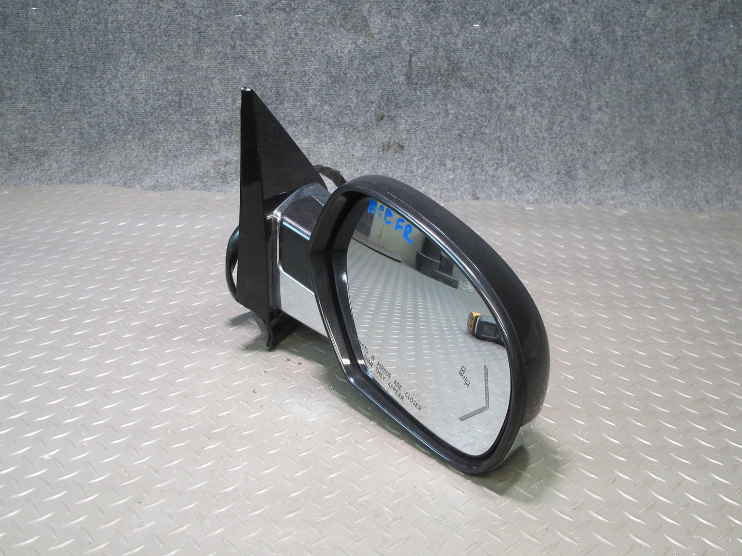 2009-2014 Cadillac Escalade Right Door Exterior Side View Mirror 20877846
