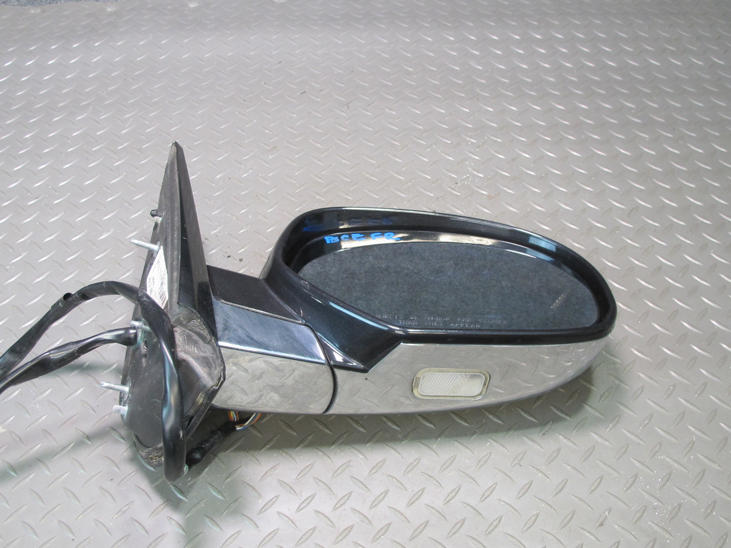 2009-2014 Cadillac Escalade Right Door Exterior Side View Mirror 20877846