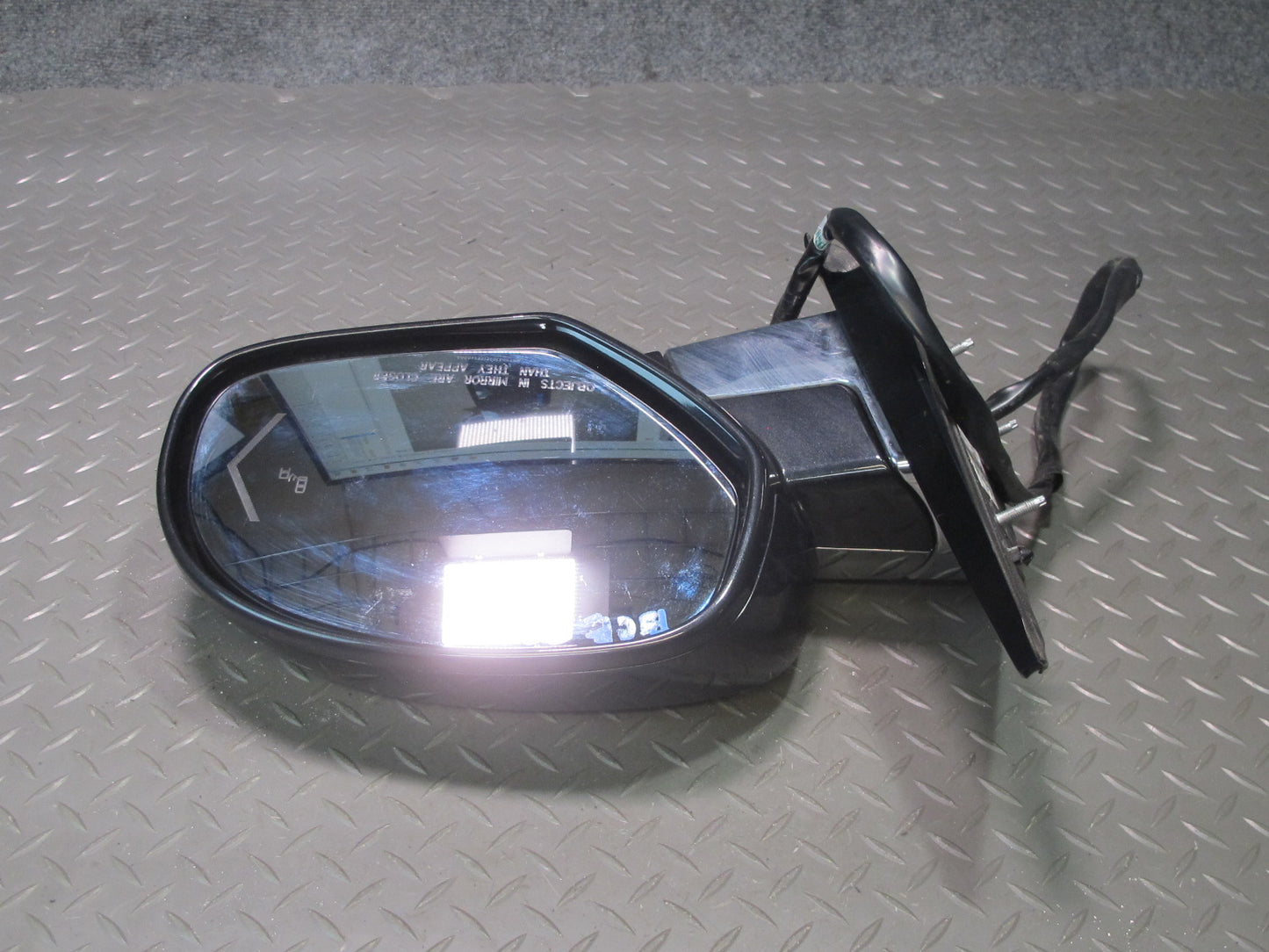 2009-2014 Cadillac Escalade Right Door Exterior Side View Mirror 20877846