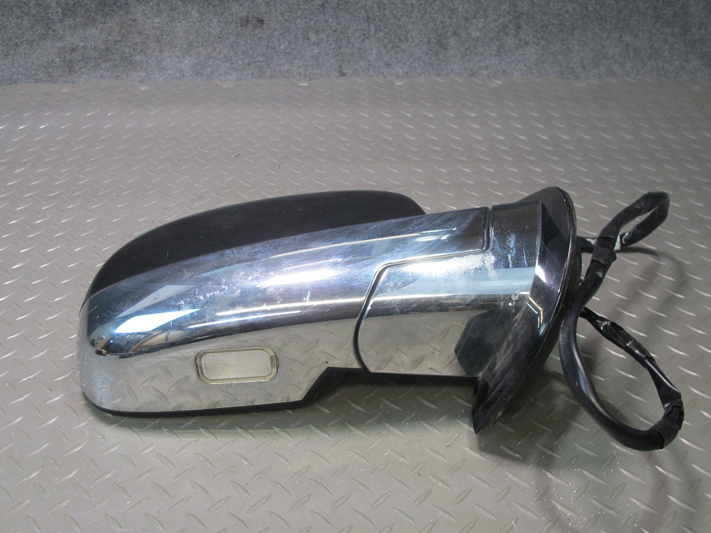 2009-2014 Cadillac Escalade Right Door Exterior Side View Mirror 20877846