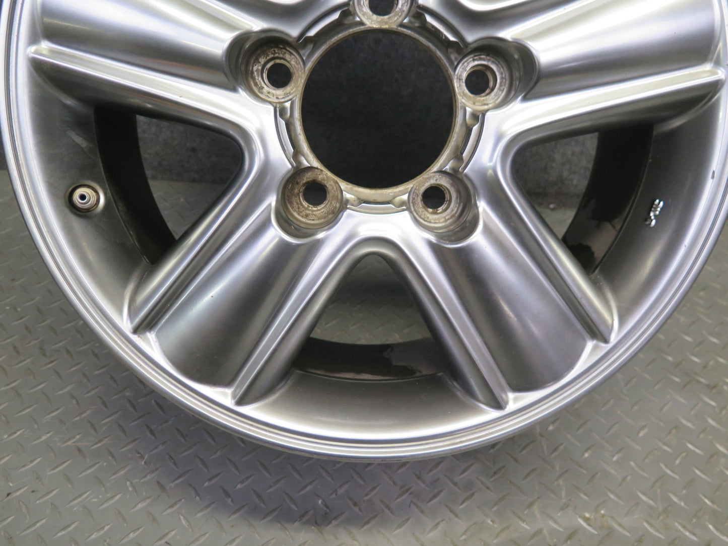 2005-2007 Lexus UZJ100L LX470 Factory 18" R18 Alloy Wheel Rim 18x8J ET60