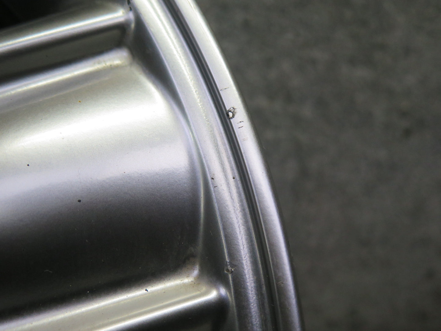 2005-2007 Lexus UZJ100L LX470 Factory 18" R18 Alloy Wheel Rim 18x8J ET60