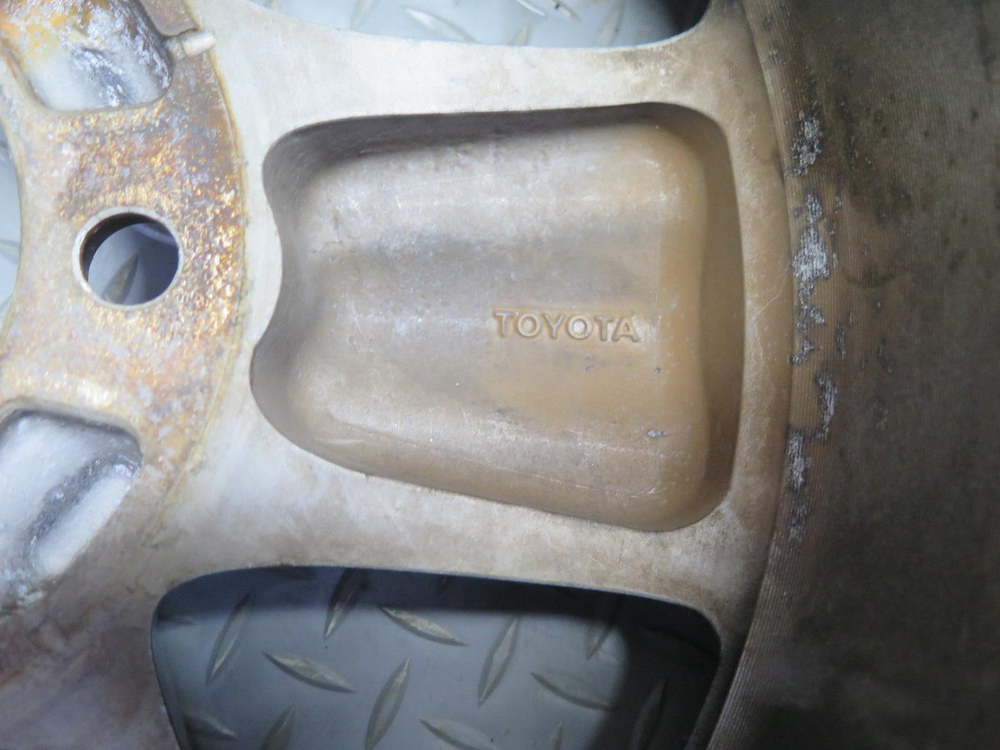 2005-2007 Lexus UZJ100L LX470 Factory 18" R18 Alloy Wheel Rim 18x8J ET60