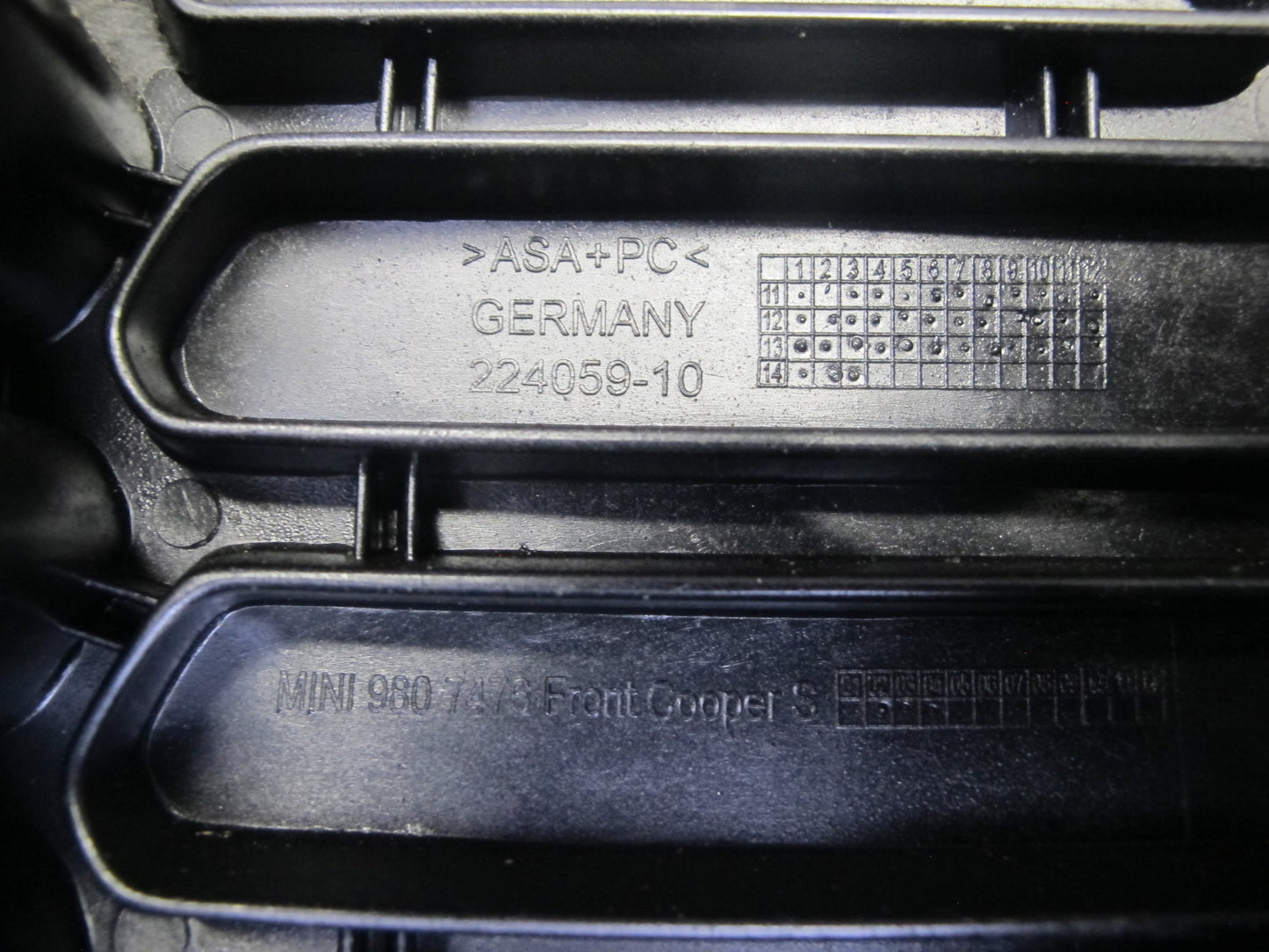 11-14 Mini Cooper S R60 Countryman Front Bumper Upper Grille Insert 9807476 OEM