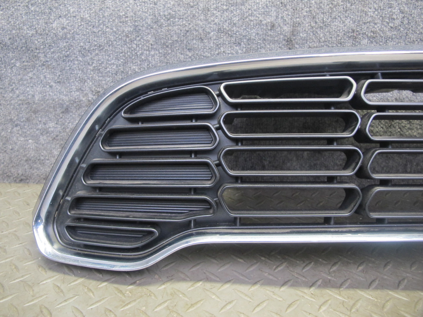 11-14 Mini Cooper S R60 Countryman Front Bumper Upper Grille Insert 9807476 OEM