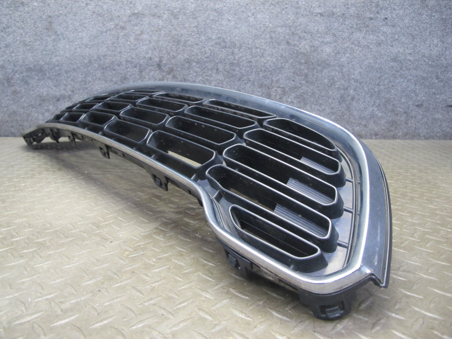 11-14 Mini Cooper S R60 Countryman Front Bumper Upper Grille Insert 9807476 OEM