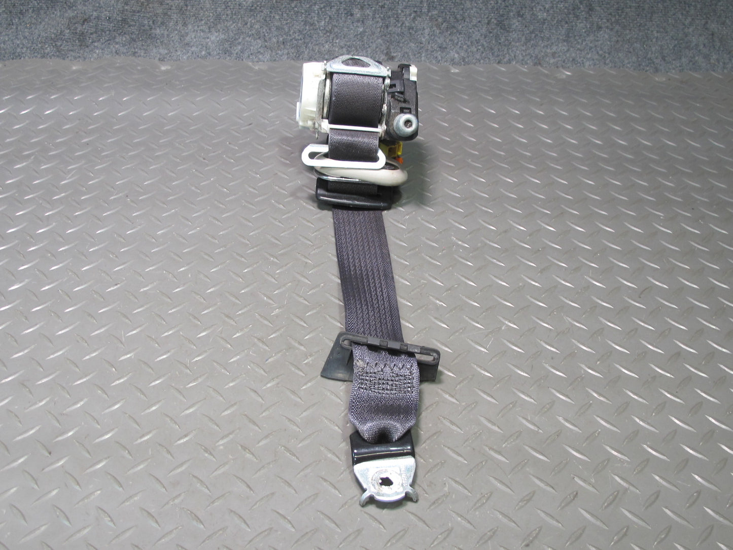 08-14 CADILLAC ESCALADE PLATINUM FRONT RIGHT & LEFT SEATBELT RETRACTOR W ADJUSTER SET BLACK OEM