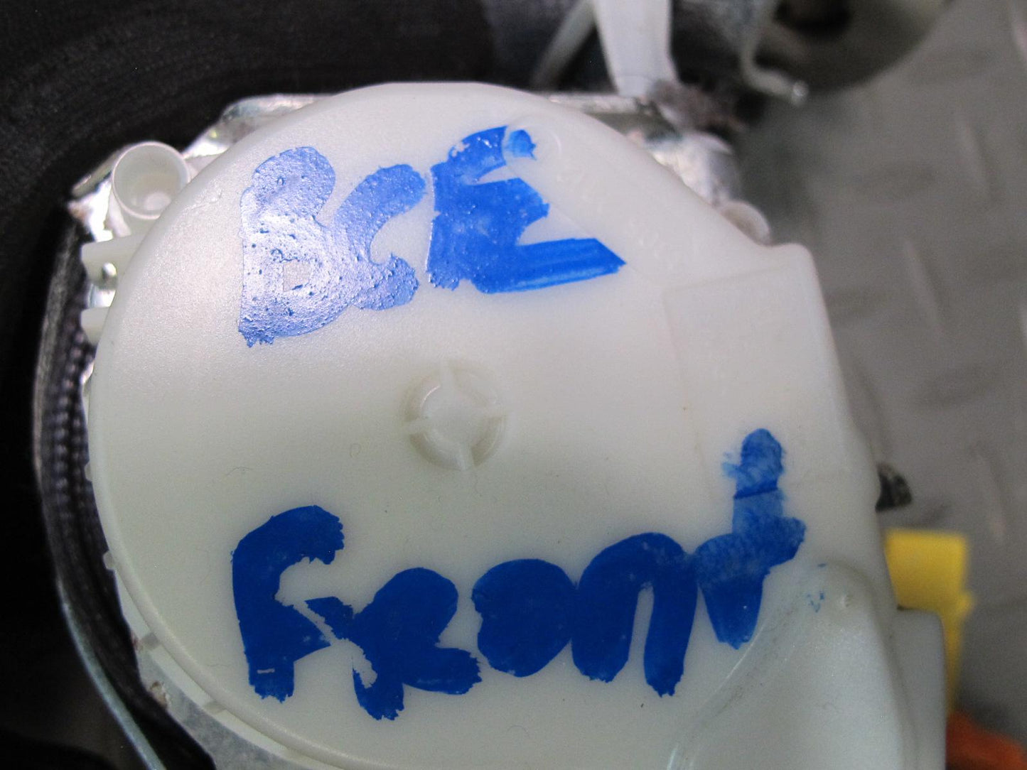 08-14 CADILLAC ESCALADE PLATINUM FRONT RIGHT & LEFT SEATBELT RETRACTOR W ADJUSTER SET BLACK OEM