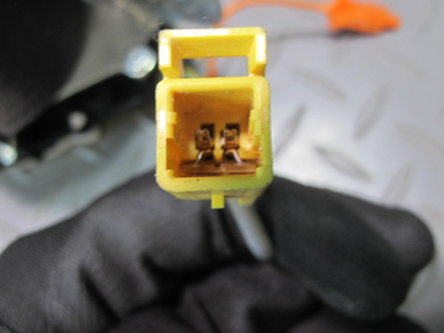 08-14 CADILLAC ESCALADE PLATINUM FRONT RIGHT & LEFT SEATBELT RETRACTOR W ADJUSTER SET BLACK OEM