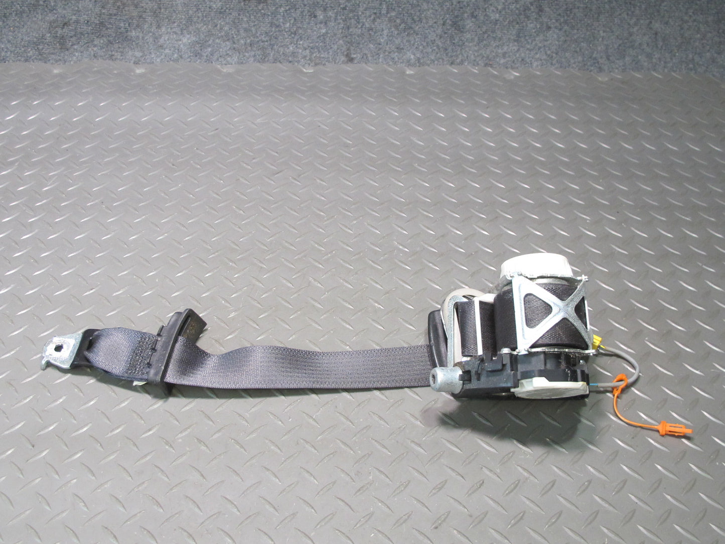 08-14 CADILLAC ESCALADE PLATINUM FRONT RIGHT & LEFT SEATBELT RETRACTOR W ADJUSTER SET BLACK OEM