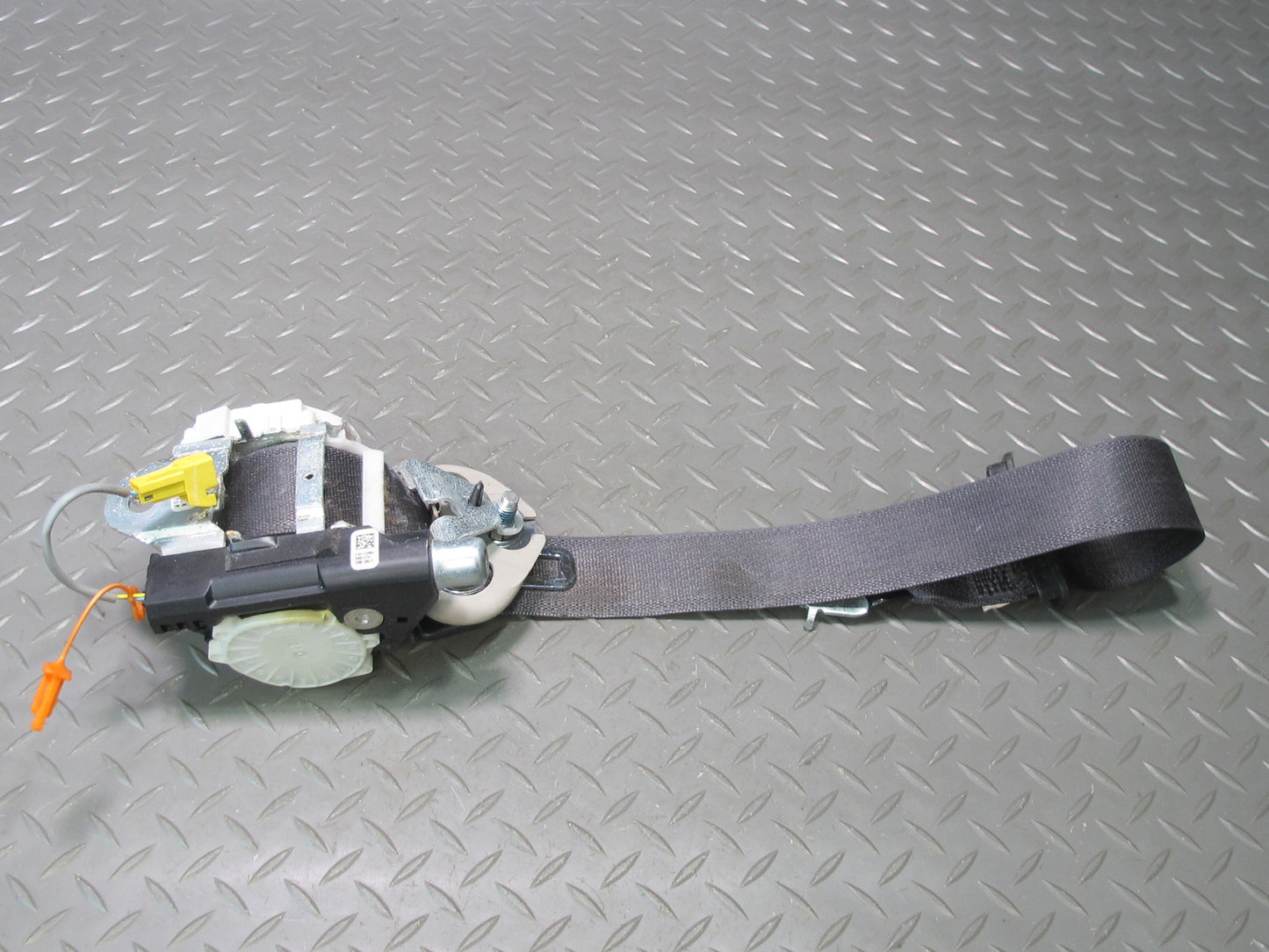 08-14 CADILLAC ESCALADE PLATINUM FRONT RIGHT & LEFT SEATBELT RETRACTOR W ADJUSTER SET BLACK OEM