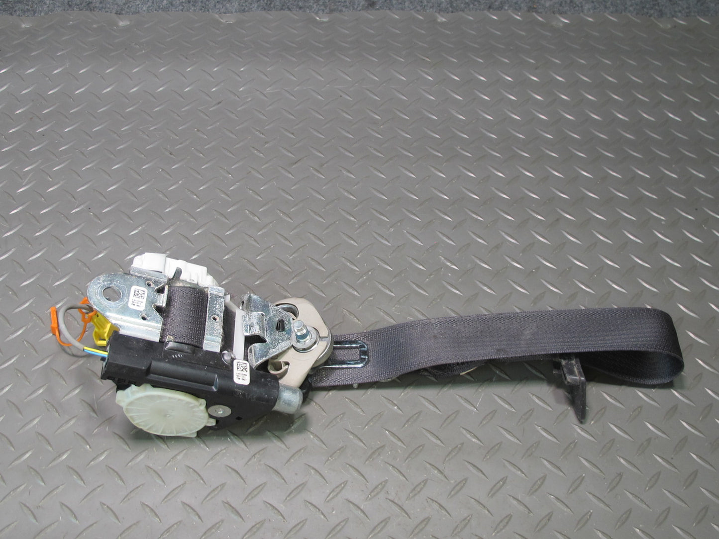 08-14 CADILLAC ESCALADE PLATINUM FRONT RIGHT & LEFT SEATBELT RETRACTOR W ADJUSTER SET BLACK OEM