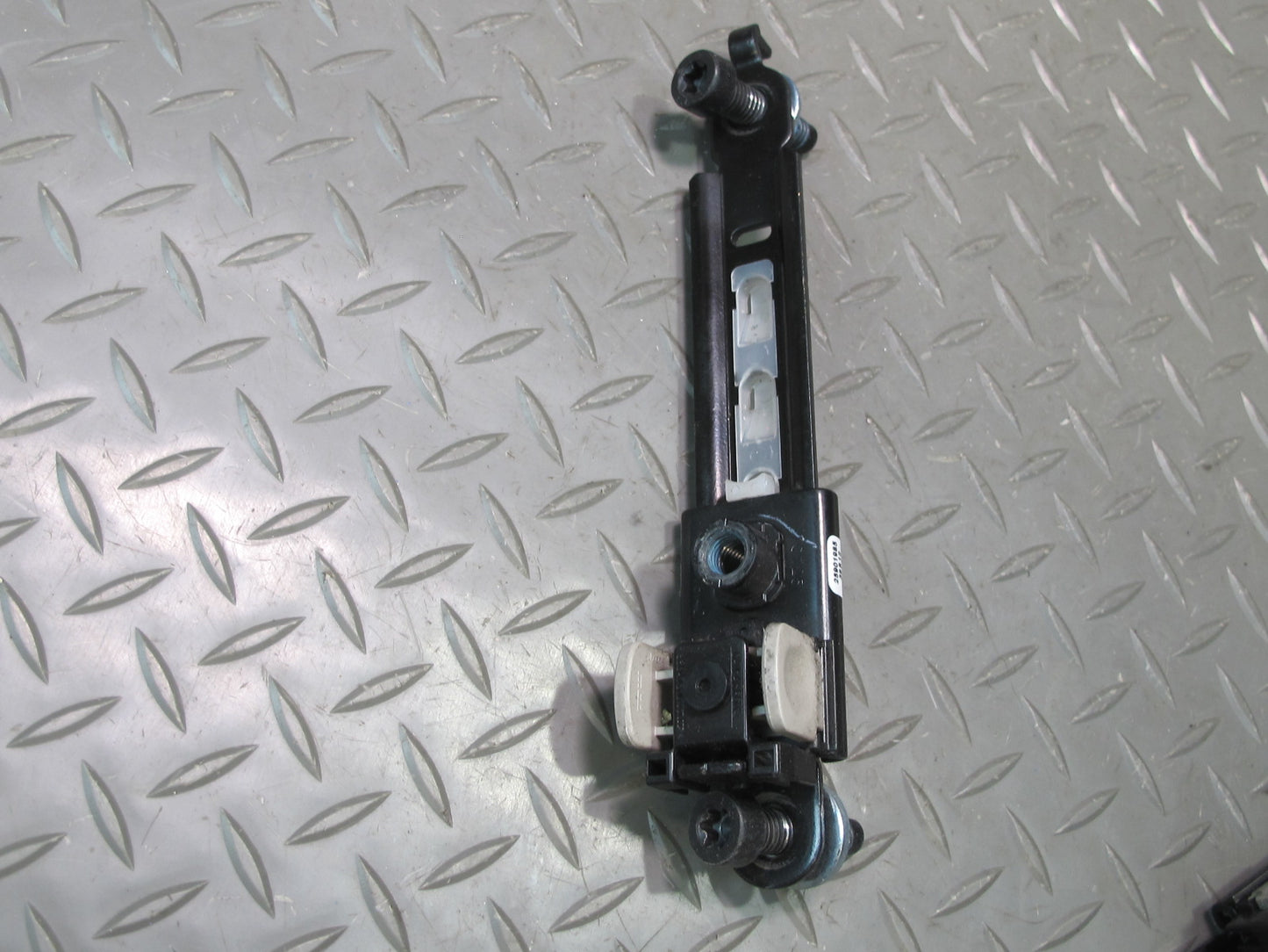 08-14 CADILLAC ESCALADE PLATINUM FRONT RIGHT & LEFT SEATBELT RETRACTOR W ADJUSTER SET BLACK OEM