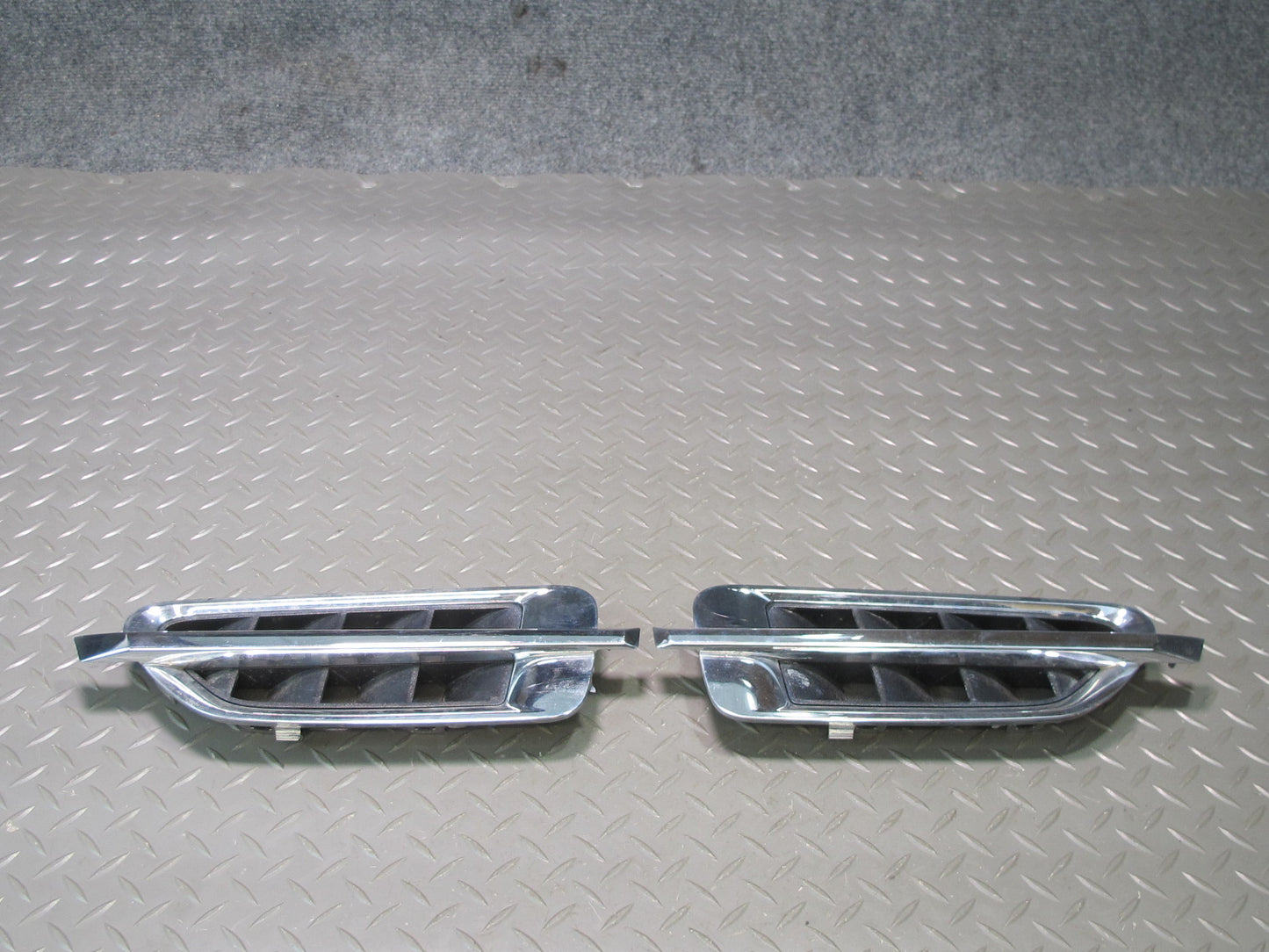 2007-2014 Cadillac Escalade Front Fender Chrome Vent Trim Grille Set of 2