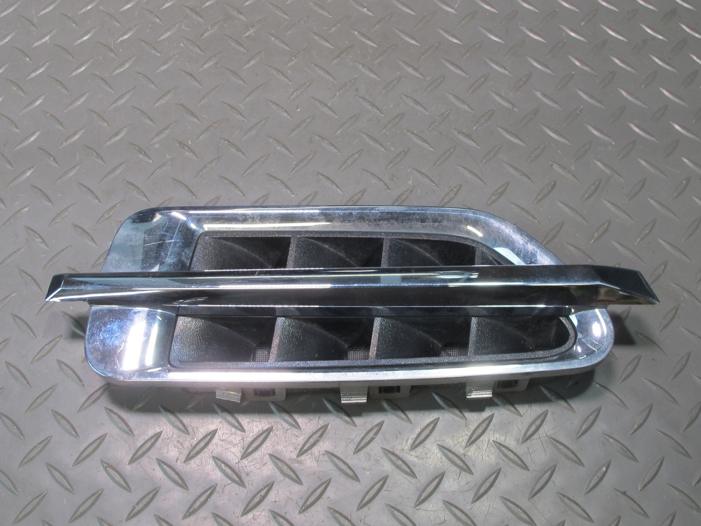 2007-2014 Cadillac Escalade Front Fender Chrome Vent Trim Grille Set of 2