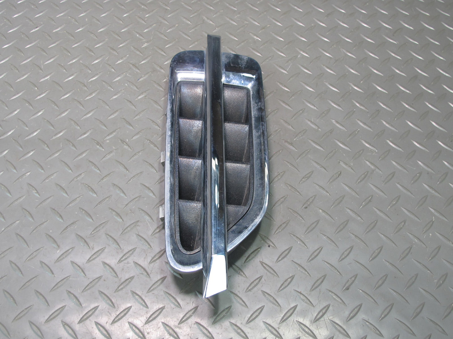 2007-2014 Cadillac Escalade Front Fender Chrome Vent Trim Grille Set of 2