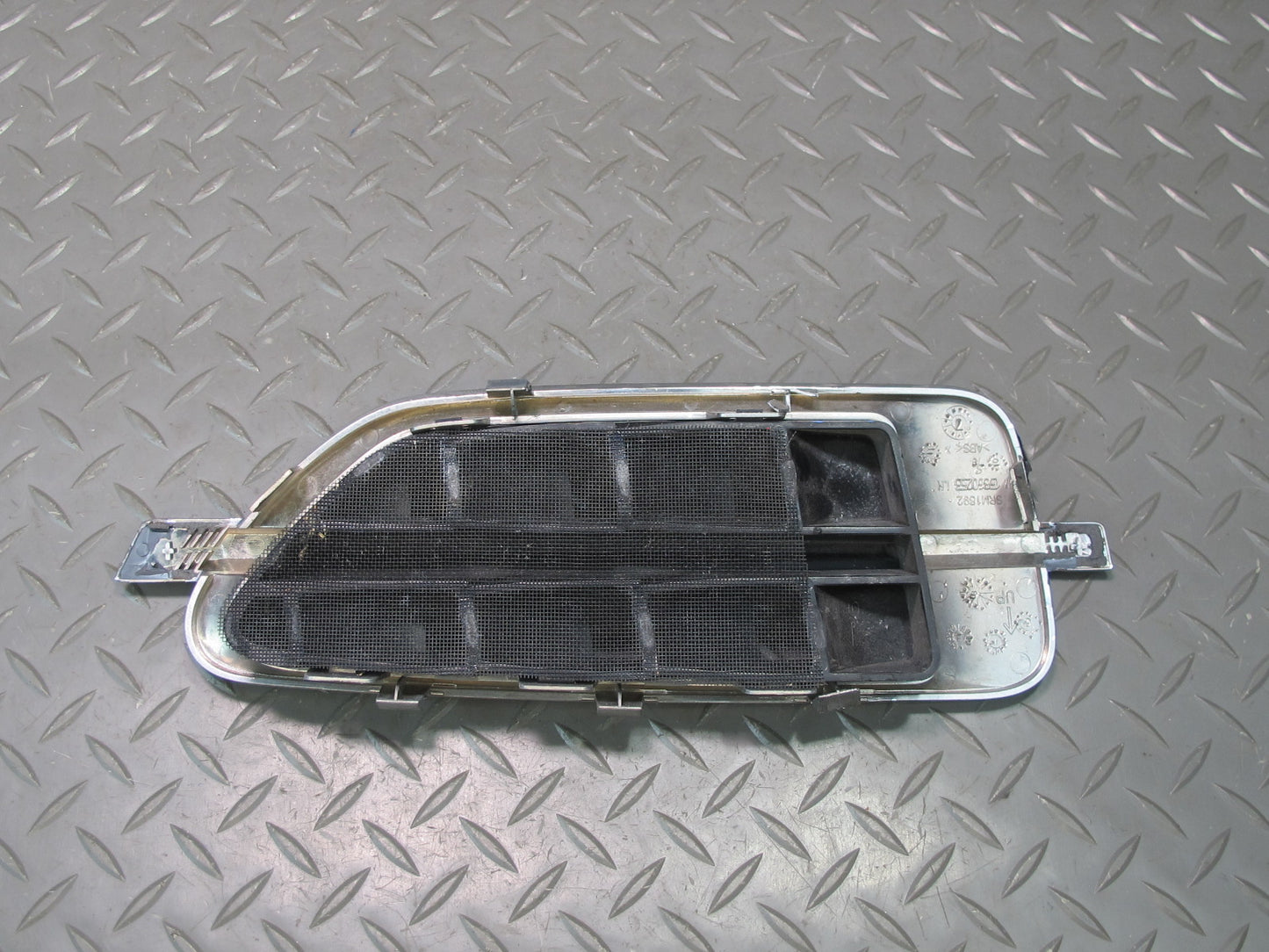 2007-2014 Cadillac Escalade Front Fender Chrome Vent Trim Grille Set of 2