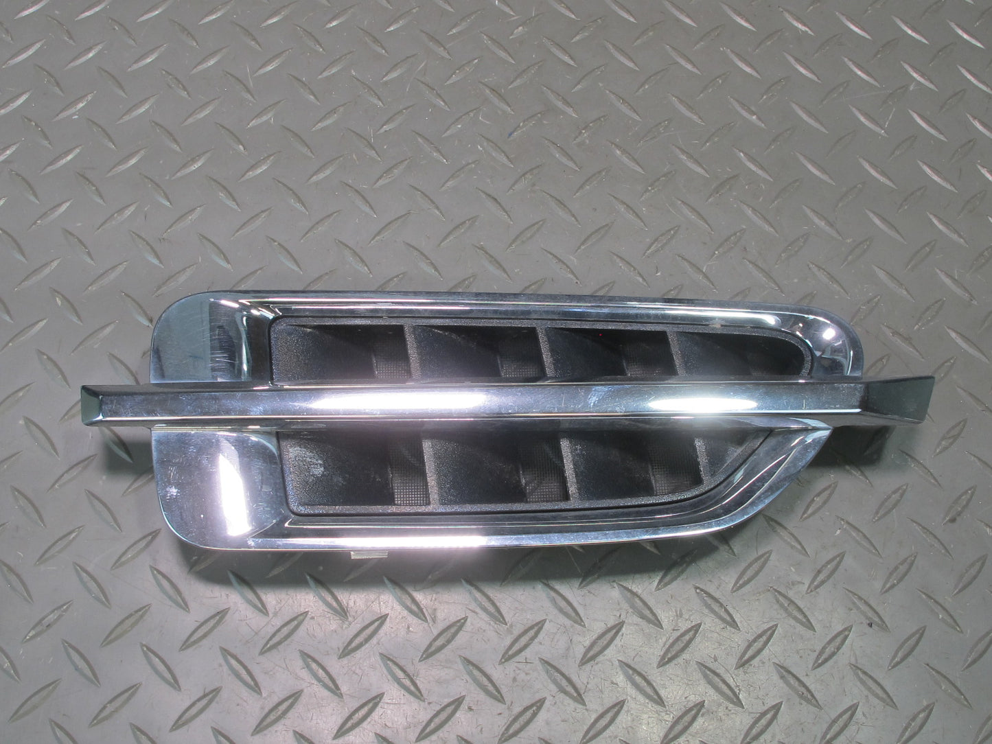 2007-2014 Cadillac Escalade Front Fender Chrome Vent Trim Grille Set of 2