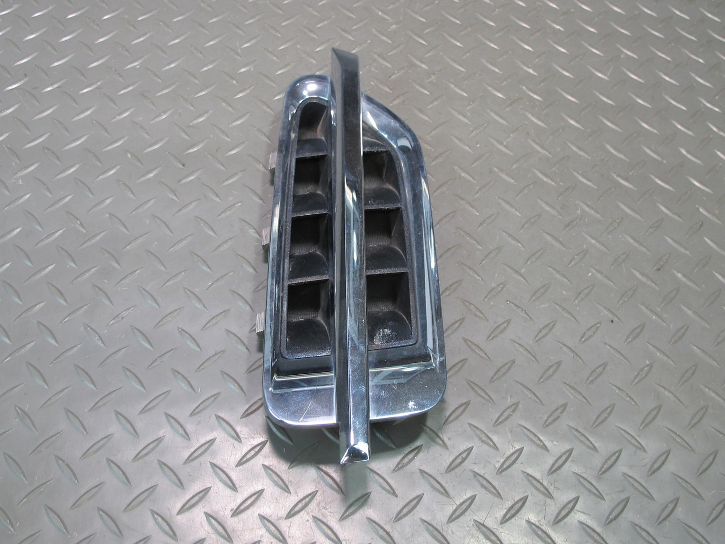 2007-2014 Cadillac Escalade Front Fender Chrome Vent Trim Grille Set of 2