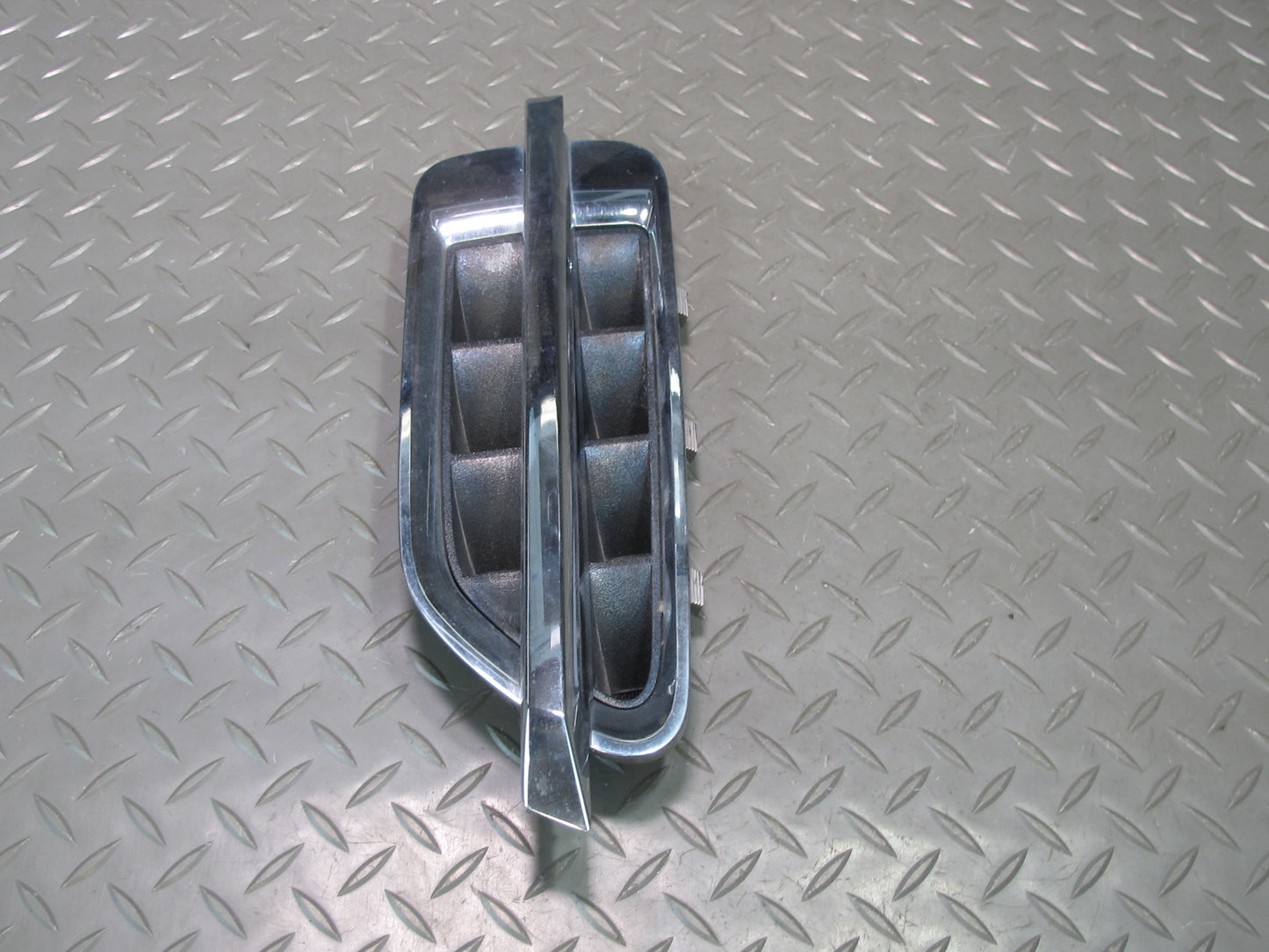 2007-2014 Cadillac Escalade Front Fender Chrome Vent Trim Grille Set of 2