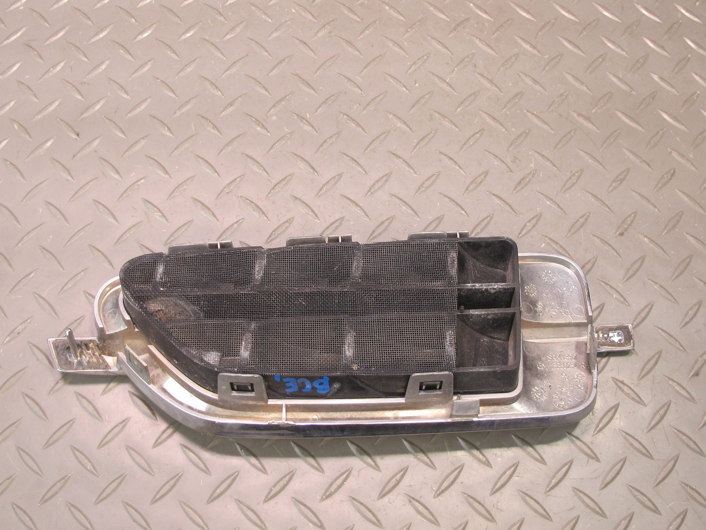 2007-2014 Cadillac Escalade Front Fender Chrome Vent Trim Grille Set of 2