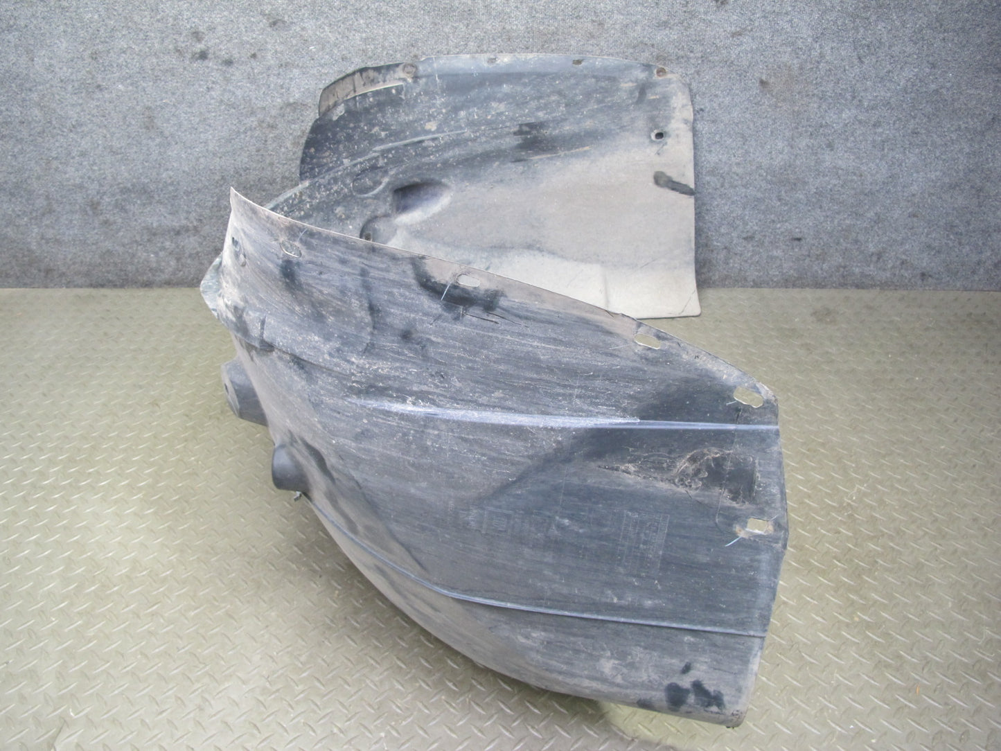 2007-2014 Cadillac Escalade Front Fender Liner Wheel Arch Splash Shield Set of 2