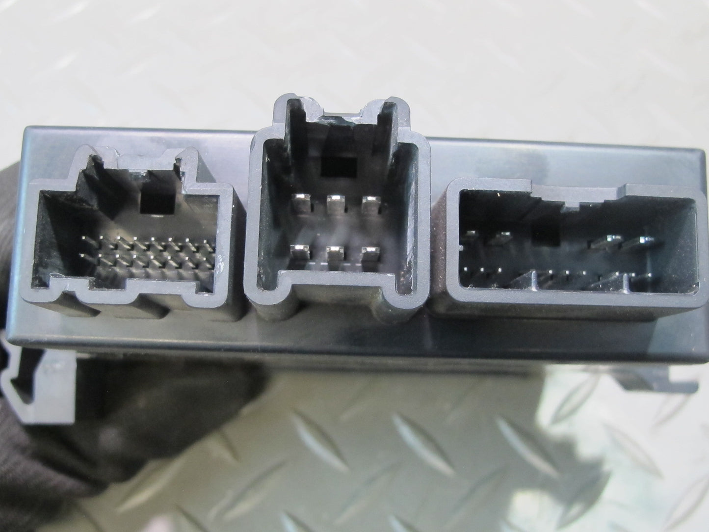 2009-2014 Cadillac Escalade Rear Tailgate Liftgate Control Module 20935205