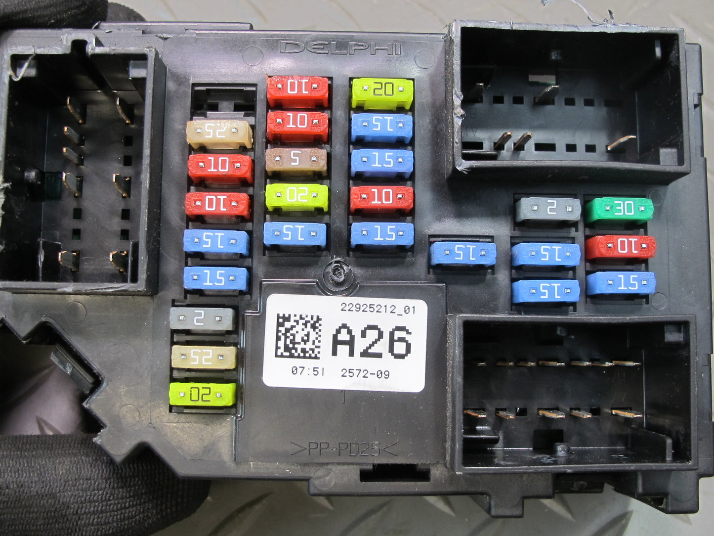 2007-2014 Cadillac Escalade Power Distribution Cabin Fuse Relay Box 22925212