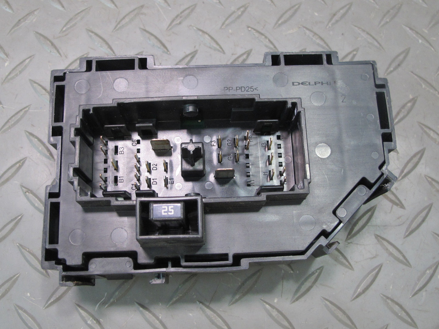 2007-2014 Cadillac Escalade Power Distribution Cabin Fuse Relay Box 22925212