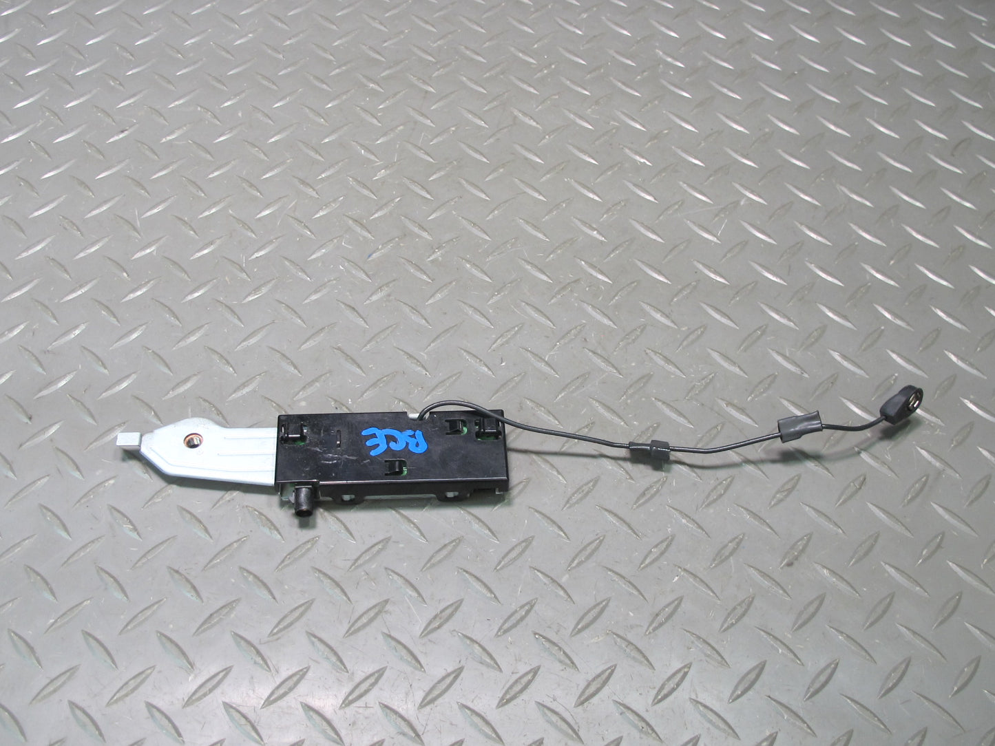 2009-2014 Cadillac Escalade Radio Antenna Module 25943786