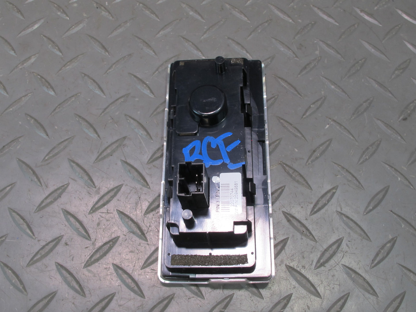 2007-2014 Cadillac Escalade Dash Clock Unit 25949881